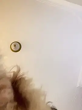 Dellah27 élő XXX-chatje