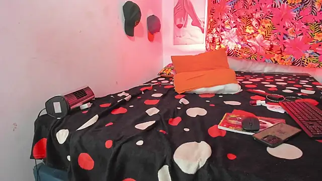 Rihanna_hotx: онлайн-секс-чат