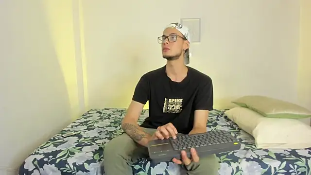 Vlad__nightのウェブカメラショー