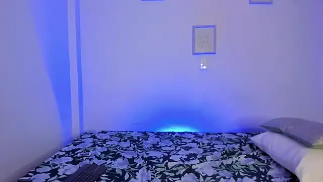 Vlad__night live XXX chat