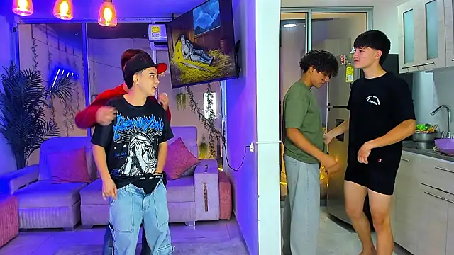 Houseofwarrios live XXX chat