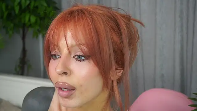 XXX chat uživo modela LanaReals