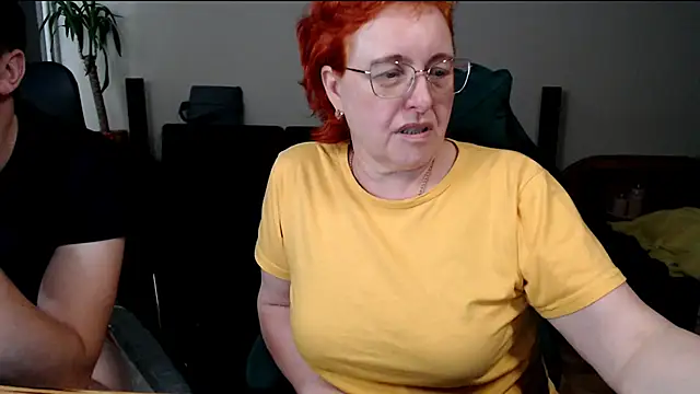 JoannaAndNeighbour's Live XXX Chat