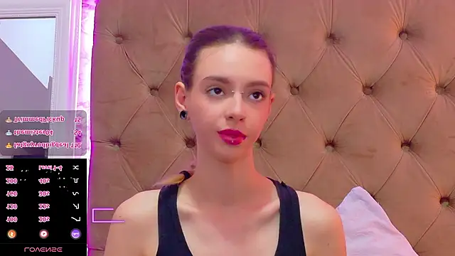 CoraVex Adlı Modelin Canlı XXX Sohbeti