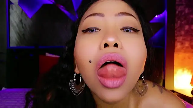 ElyaQuinn 라이브 XXX 채팅