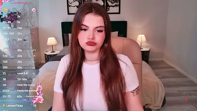 AdeliaKissのライブXXXチャット