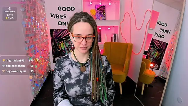 LisaFoxy_y 即時 XXX 聊天