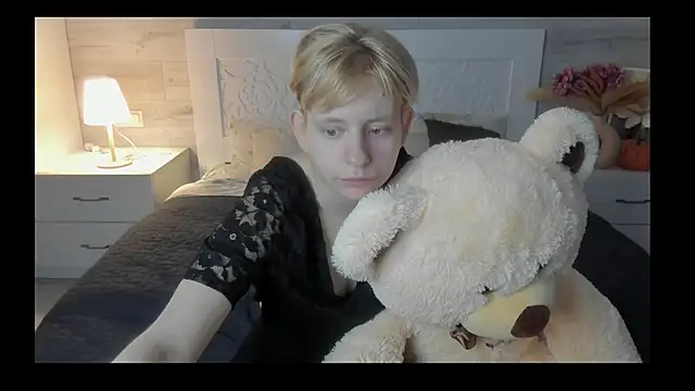 Show modela EloraBlu na web-kameri