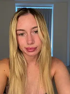 SexySaraxxoo's Webcam Show