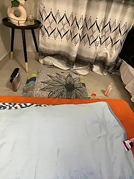 Nicole_bash: απευθείας συνομιλία ΧΧΧ