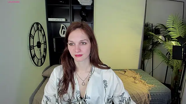 MirandaGlowのライブXXXチャット