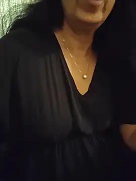 NakedMILFx: απευθείας συνομιλία ΧΧΧ