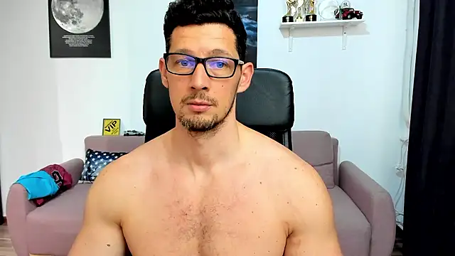 BrutusK08 Webcam show