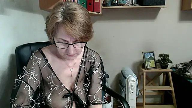 Chat +18 de katemodel ao vivo