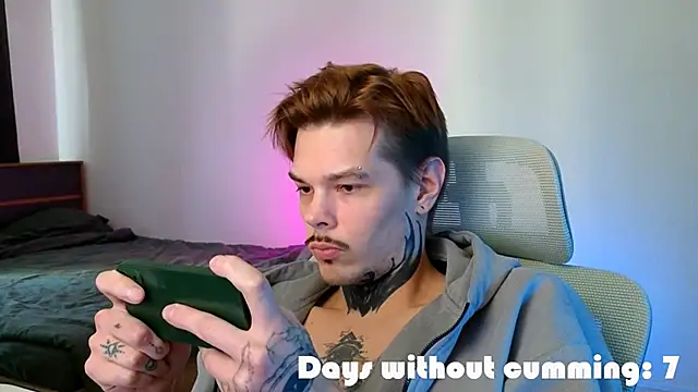 DENIS_HERE Adlı Modelin Canlı XXX Sohbeti