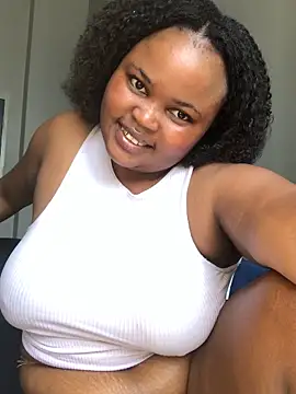 Curveysinaa Chat XXX in diretta