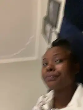 Dellah27 élő XXX-chatje