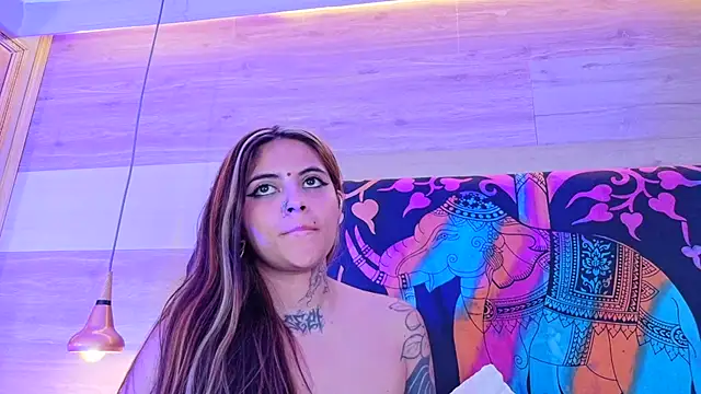 Chat +18 de Cori_Paige ao vivo