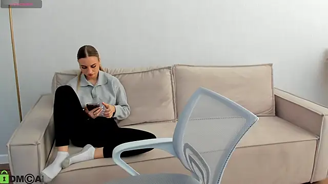 Silen_Tori's Live XXX Chat