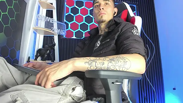 Max_Hader_ Live XXX Chat