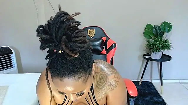 Queen_Nicky – Live XXX-chat