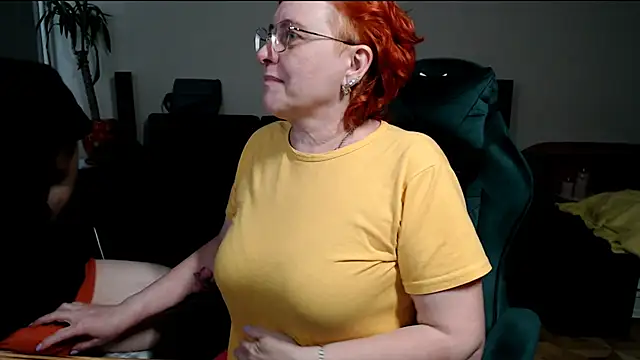 JoannaAndNeighbour's Webcam Show