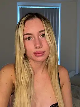 SexySaraxxoo webcam show