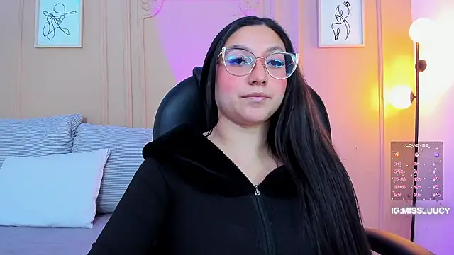 دردشة lucy_neil الجنسية المباشرة