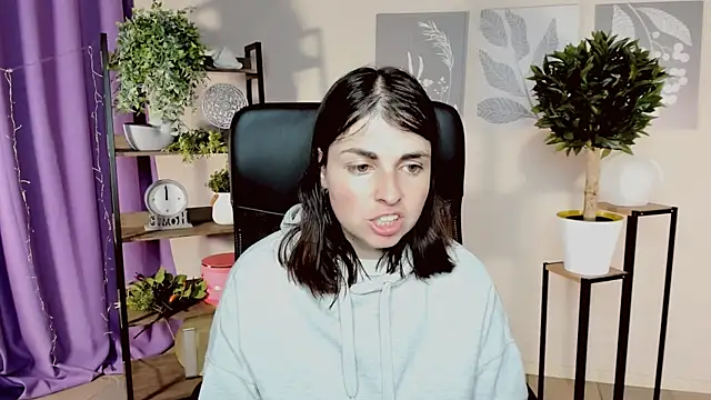 MartaEdams Adlı Modelin Canlı XXX Sohbeti