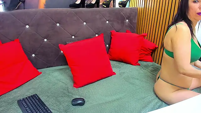 LauraSiin Live XXX Chat