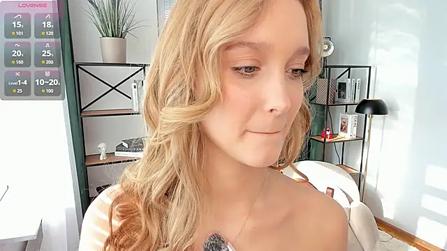 SerrenaAa élő XXX-chatje