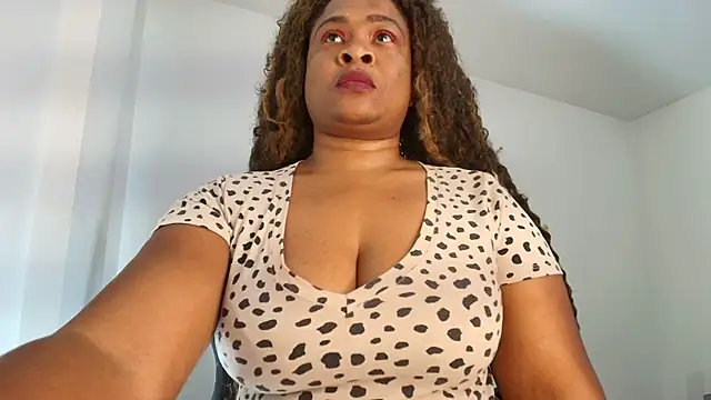 Chat XXX ao vivo de luxy_benet