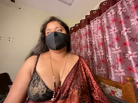 LouleyRanii's Webcam Show