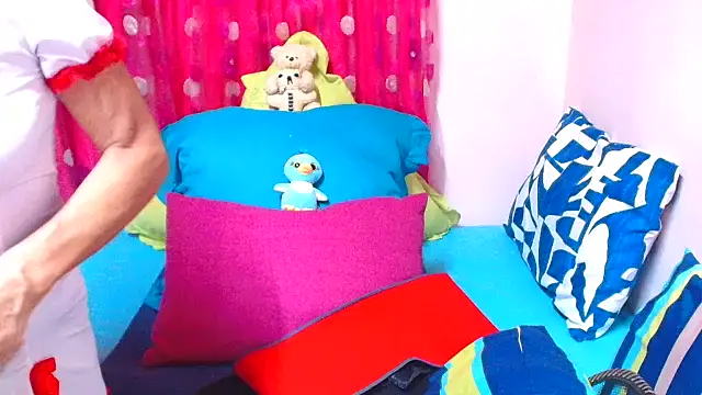 SLUTTYROXY: онлайн-секс-чат