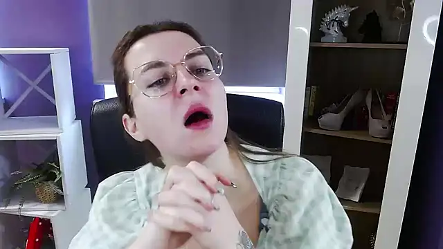 Chat +18 de Zoey_Erotic ao vivo