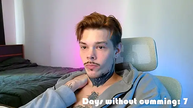 DENIS_HERE Pertunjukan Webcam