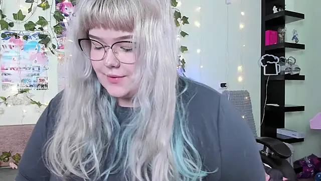 _CandyM1lky_ Chat XXX live