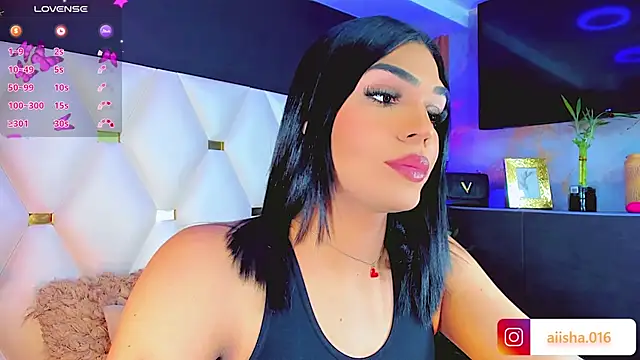 AiishaRose Show in webcam