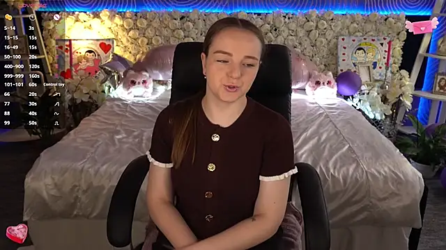 Chat +18 de FoxyShy ao vivo