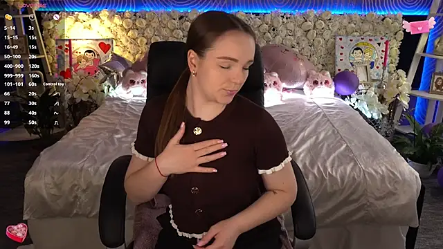 Chatroom XXX en direct de FoxyShy