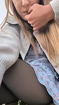 Chatroom XXX en direct de Risky_girl23_