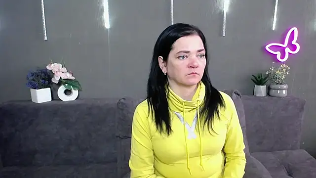 Chatroom XXX en direct de LauraFinn