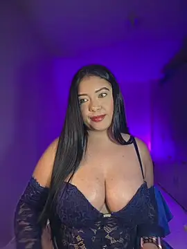 Chatroom XXX en direct de cami_ortiz__
