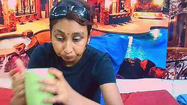 Chatroom XXX en direct de IndianSexyButt