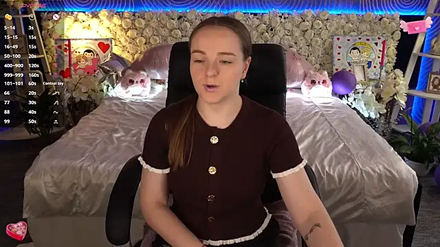 Chatroom XXX en direct de FoxyShy