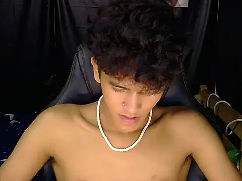 hugekenbigcock Webcamshow