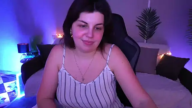 MirandaWong Adlı Modelin Canlı XXX Sohbeti