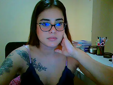 Chat +18 de maliamiller ao vivo