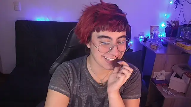 Miacatsito3 Adlı Modelin Canlı XXX Sohbeti