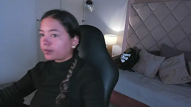 dulce_lyraa1 Adlı Modelin Canlı XXX Sohbeti